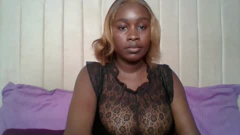 sexy_ari2 online show from 12/02/25, 07:03