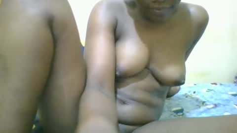 Snapshot of sexy_ariana90 chatting on 03/07/25, 09:27 Reshia online show from 03/07/25, 09:27