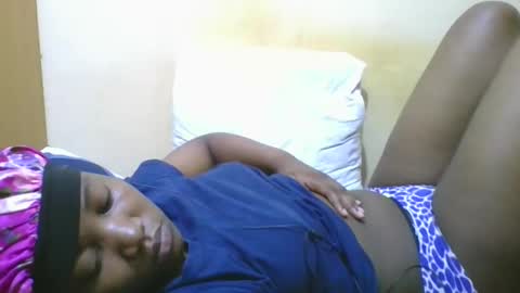 Snapshot of sexy_ariana90 chatting on 10/06/25, 07:06 Reshia online show from 10/06/25, 07:06