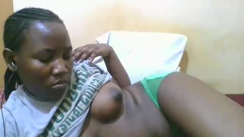 Snapshot of sexy_ariana90 chatting on 11/27/25, 08:55 Reshia online show from 11/27/25, 08:55