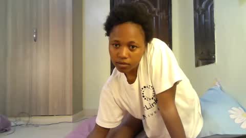 Snapshot of sexy_ariana_2 chatting on 01/18/25, 02:23 Ariana online show from 01/18/25, 02:23