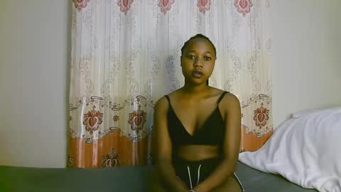 Snapshot of sexy_ariana_2 chatting on 02/20/25, 06:17 Ariana online show from 02/20/25, 06:17