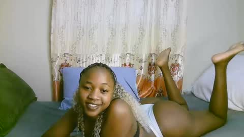 Snapshot of sexy_ariana_2 chatting on 03/03/25, 04:14 Ariana online show from 03/03/25, 04:14