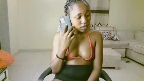 Snapshot of sexy_ariana_2 chatting on 03/12/25, 07:06 Ariana online show from 03/12/25, 07:06