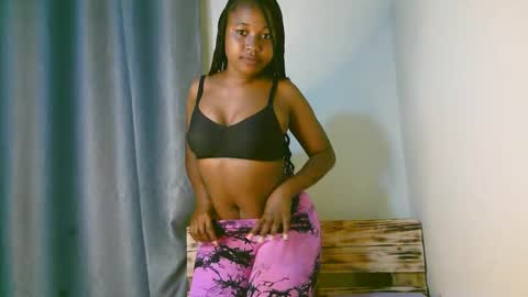 Snapshot of sexy_ariana_2 chatting on 12/14/25, 07:18 Ariana online show from 12/14/25, 07:18