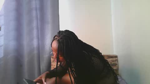 Snapshot of sexy_ariana_2 chatting on 12/15/25, 07:23 Ariana online show from 12/15/25, 07:23