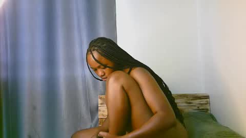 Snapshot of sexy_ariana_2 chatting on 12/16/25, 05:23 Ariana online show from 12/16/25, 05:23