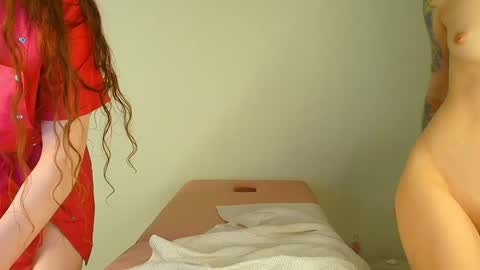 Snapshot of sexy_b0rsch chatting on 10/27/25, 11:47 sexy_b0rsch online show from 10/27/25, 11:47