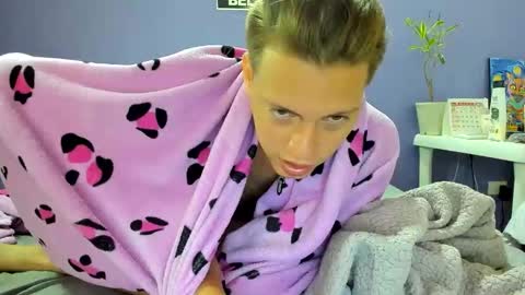 sexy_blondes_ online show from 02/02/26, 01:32