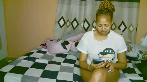 sexy_bluegirl online show from 10/24/25, 01:57