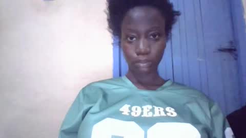 sexy_butty01 online show from 12/15/25, 10:14