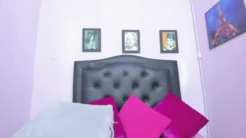 sexy_candy18x online show from 05/15/26, 11:34