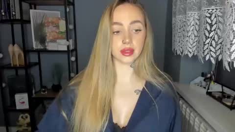 Snapshot of sexy_coralie chatting on 12/10/24, 11:22 C o r a l i e online show from 12/10/24, 11:22