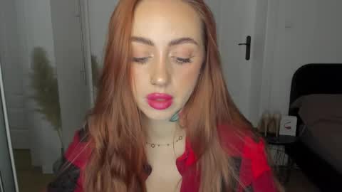 Snapshot of sexy_coralie chatting on 11/17/25, 02:45 C o r a l i e online show from 11/17/25, 02:45