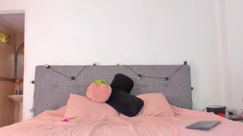 sexy_couple_xx1 online show from 02/11/26, 07:19