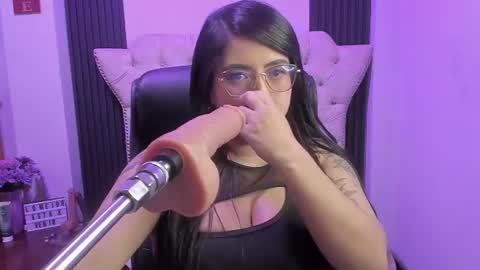 Snapshot of sexy_cristall chatting on 06/20/26, 12:47 C R I S T A L online show from 06/20/26, 12:47