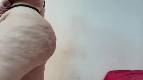 karla           instagram  online show from 02/03/25, 04:41