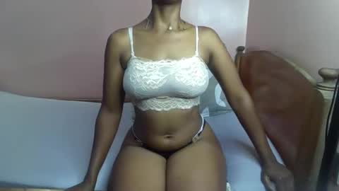 Snapshot of sexy_ellahh chatting on 11/03/25, 03:08 Ellahh online show from 11/03/25, 03:08