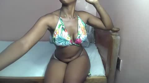 Snapshot of sexy_ellahh chatting on 11/16/25, 03:23 Ellahh online show from 11/16/25, 03:23