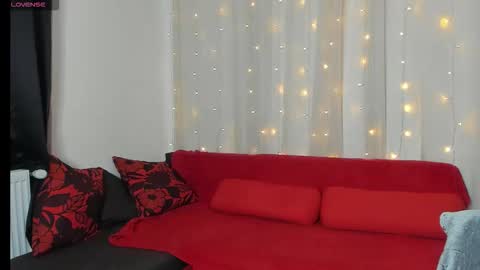 Snapshot of sexy_emeli chatting on 10/24/25, 09:55 MY ONLYFANS page is back - online show from 10/24/25, 09:55