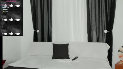 Snapshot of sexy_emeli chatting on 04/20/26, 10:11 MY ONLYFANS page is back - online show from 04/20/26, 10:11