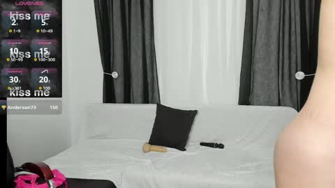 Snapshot of sexy_emeli chatting on 05/23/26, 10:25 MY ONLYFANS page is back - online show from 05/23/26, 10:25