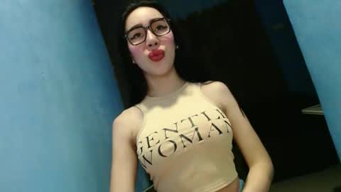 sexy_emily92 online show from 02/08/26, 09:51