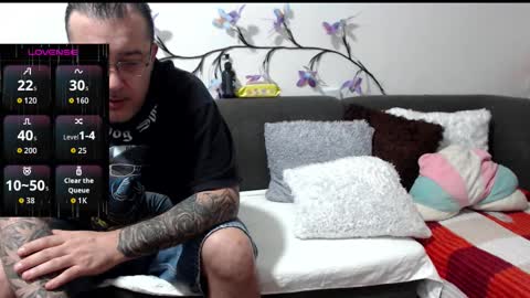 Sexy Ginuin Couple online show from 03/24/26, 09:03