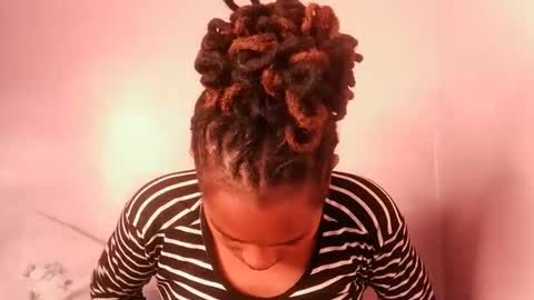 Snapshot of sexy_joyline chatting on 11/30/25, 11:31 joy online show from 11/30/25, 11:31