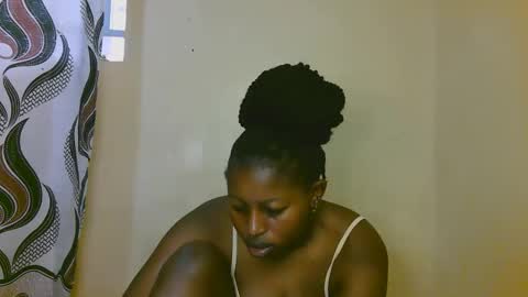 Snapshot of sexy_latasha chatting on 10/23/25, 04:01 sexy_latasha online show from 10/23/25, 04:01