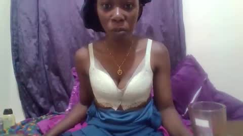 kayla online show from 10/11/25, 10:47