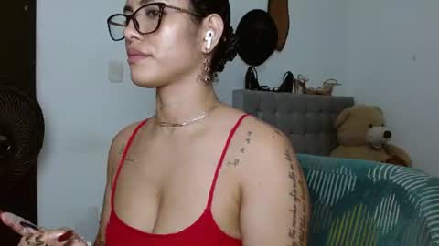 Snapshot of sexy_lia_latina chatting on 06/24/26, 12:53 Celeste online show from 06/24/26, 12:53