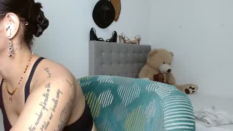 Snapshot of sexy_lia_latina chatting on 07/25/26, 02:53 Celeste online show from 07/25/26, 02:53