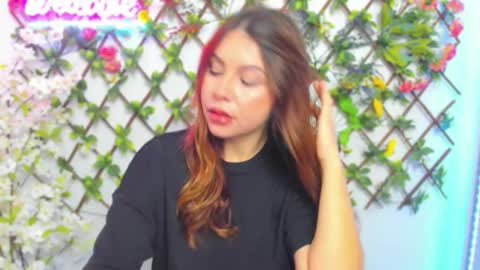 Snapshot of sexy_lily20 chatting on 11/16/25, 11:54 Lily online show from 11/16/25, 11:54