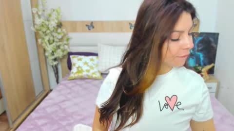 Snapshot of sexy_lily20 chatting on 02/26/26, 05:50 Lily online show from 02/26/26, 05:50