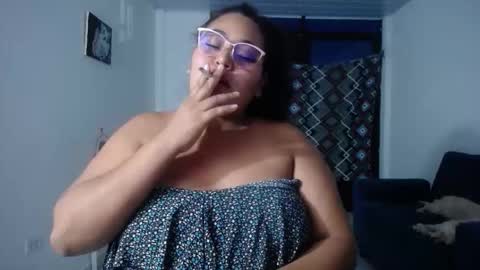 Snapshot of sexy_love_15 chatting on 11/16/25, 05:46 SIRENA LOVE online show from 11/16/25, 05:46