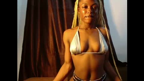 Snapshot of sexy_maureen chatting on 06/14/26, 08:05 maggi online show from 06/14/26, 08:05