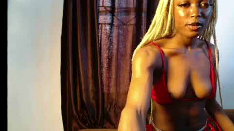 Snapshot of sexy_maureen chatting on 06/18/26, 08:14 maggi online show from 06/18/26, 08:14