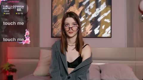 Snapshot of sexy_me_bb chatting on 11/28/25, 01:58 Alison online show from 11/28/25, 01:58