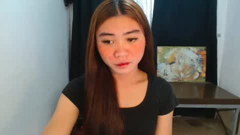 Snapshot of sexy_mikaxoxo chatting on 10/26/25, 10:25 mika online show from 10/26/25, 10:25