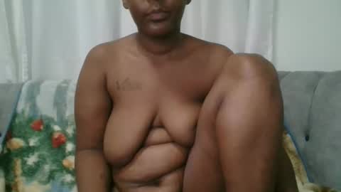 Snapshot of sexy_milk_slut chatting on 10/29/25, 10:11 milky online show from 10/29/25, 10:11