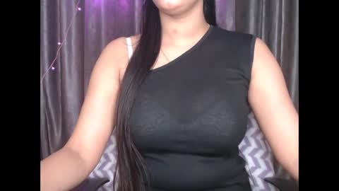 Snapshot of sexy_myra18 chatting on 02/12/25, 04:44 myra online show from 02/12/25, 04:44