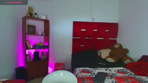 Snapshot of sexy_nicole_ricutty chatting on 02/18/26, 03:41 sexy_nicole_ricutty online show from 02/18/26, 03:41