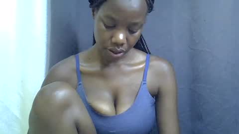 sexy_peach4 online show from 08/03/26, 10:13