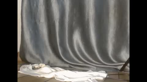 Snapshot of sexy_petitqueen chatting on 02/15/26, 07:51 sexy_petitqueen online show from 02/15/26, 07:51