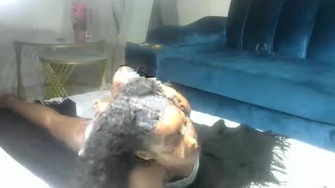 sexy pigeon online show from 03/08/26, 05:28