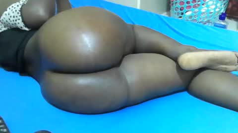 Snapshot of sexy_quincy1 chatting on 12/20/24, 04:14 Sexy Quincy online show from 12/20/24, 04:14