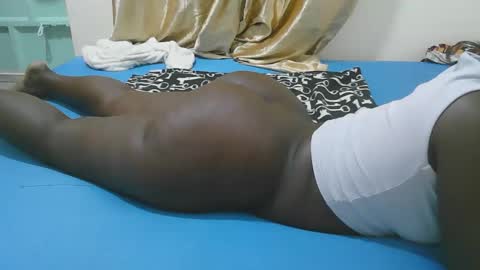 Snapshot of sexy_quincy1 chatting on 12/02/25, 01:33 Sexy Quincy online show from 12/02/25, 01:33