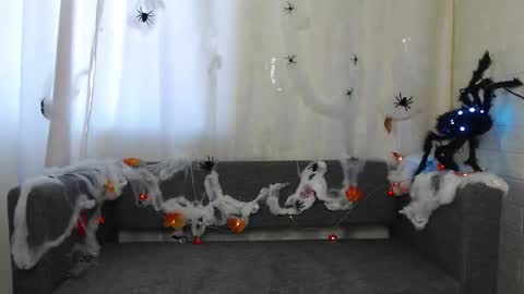 Snapshot of sexy_sansa chatting on 10/15/25, 08:14 Alina online show from 10/15/25, 08:14