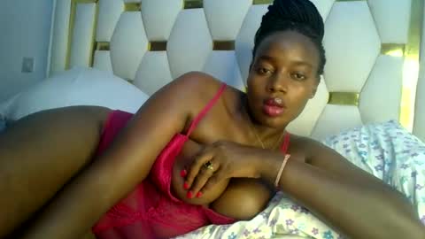 Snapshot of sexy_siera chatting on 02/23/25, 06:28 laura online show from 02/23/25, 06:28